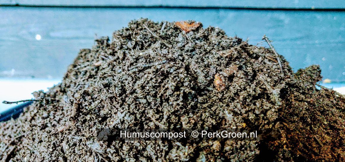 Humuscompost groencompost organische compost3 small PerkGroen nl